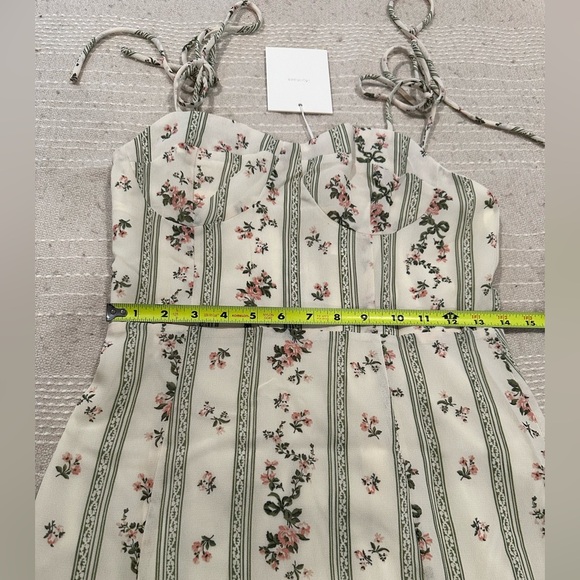 MOONSEA NEW🔥Floral Cream Dress with Slit Size L - Picture 8 of 11